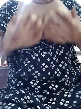 Snapshot of rani8008 chatting on March 15, 2:06 am rani8008 online show from March 15, 2:06 am