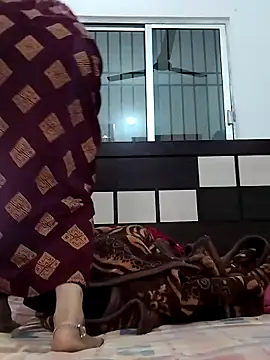 Snapshot of rani8008 chatting on March 20, 2:05 am rani8008 online show from March 20, 2:05 am