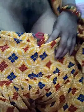 Snapshot of rani8008 chatting on April 16, 2:45 am rani8008 online show from April 16, 2:45 am