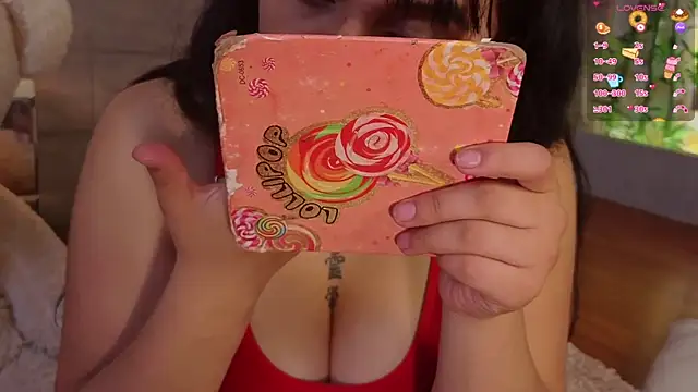 Snapshot of MeganAdamms chatting on November 14, 12:15 pm MeganAdamms online show from November 14, 12:15 pm