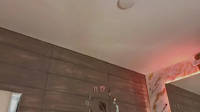 Snapshot of MeganAdamms chatting on December 16, 1:21 am MeganAdamms online show from December 16, 1:21 am