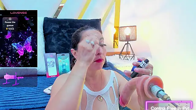 Luna Naughty1 online show from October 23, 3:22 pm