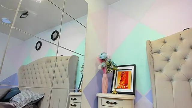 ZaharaSkylar online show from December 1, 11:48 am