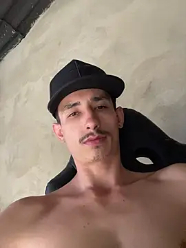 Damartinez27 online show from January 14, 9:42 pm