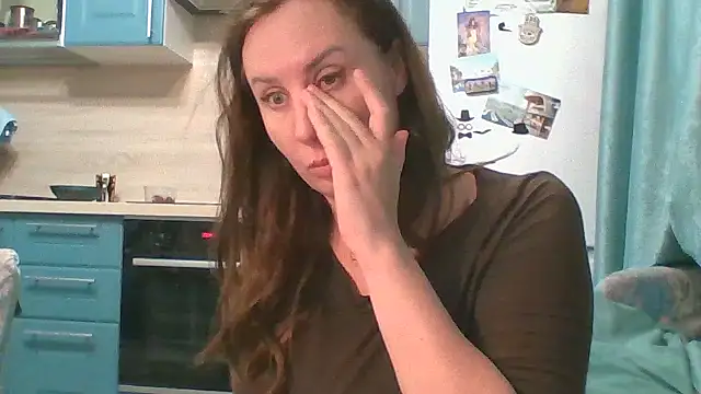 ALICAINWONDERLAND online show from April 2, 5:43 pm