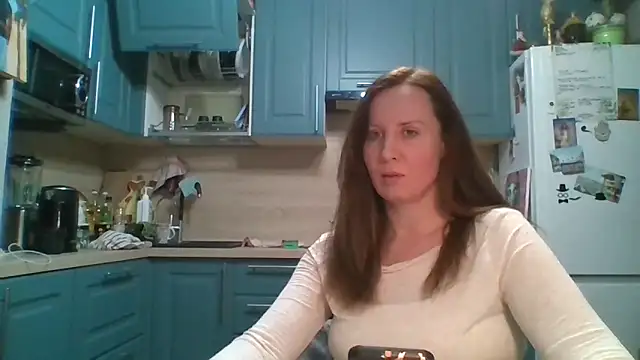 ALICAINWONDERLAND online show from April 7, 7:03 pm