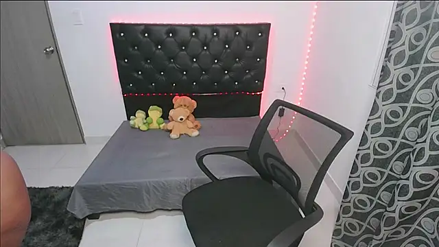 niiky 68 online show from October 4, 6:33 am