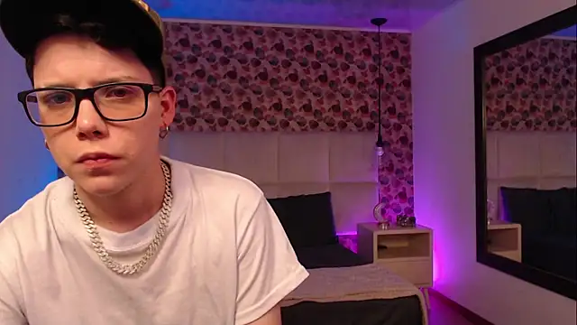 SpencerMontgomery online show from September 28, 5:40 pm