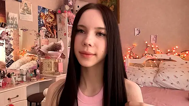 Snapshot of AxyKitten chatting on October 19, 9:21 am AxyKitten online show from October 19, 9:21 am