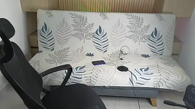 samiacooper25 online show from December 3, 5:37 am