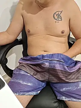 Snapshot of Carloskasado chatting on September 18, 8:33 pm Carloskasado online show from September 18, 8:33 pm