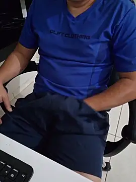 Snapshot of Carloskasado chatting on November 3, 11:55 am Carloskasado online show from November 3, 11:55 am