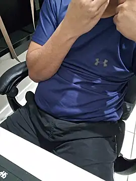 Snapshot of Carloskasado chatting on November 20, 2:45 am Carloskasado online show from November 20, 2:45 am