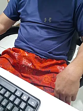 Snapshot of Carloskasado chatting on December 4, 11:24 pm Carloskasado online show from December 4, 11:24 pm