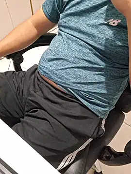 Snapshot of Carloskasado chatting on December 16, 7:13 am Carloskasado online show from December 16, 7:13 am