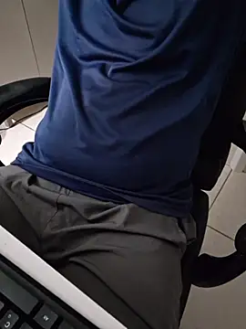 Snapshot of Carloskasado chatting on January 8, 6:05 am Carloskasado online show from January 8, 6:05 am