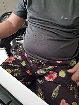 Snapshot of Carloskasado chatting on January 19, 1:26 pm Carloskasado online show from January 19, 1:26 pm