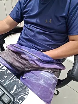 Snapshot of Carloskasado chatting on March 7, 3:36 am Carloskasado online show from March 7, 3:36 am