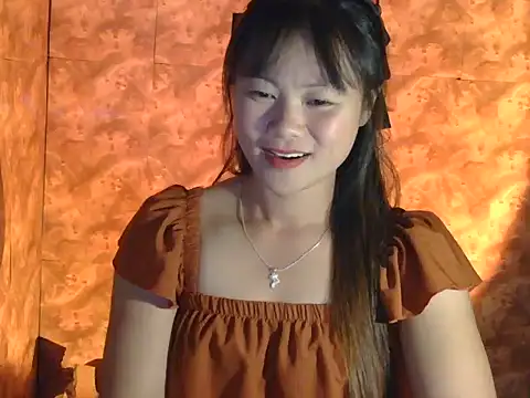 Snapshot of Sisi_dy01 chatting on October 23, 1:10 pm Sisi dy01 online show from October 23, 1:10 pm