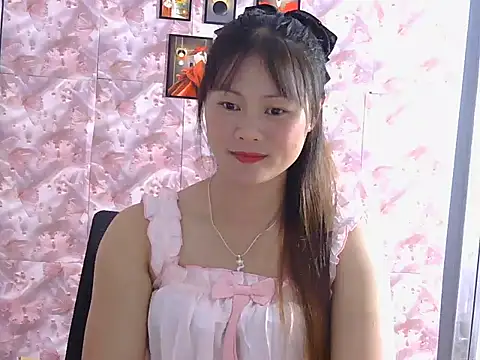 Snapshot of Sisi_dy01 chatting on October 25, 12:13 pm Sisi dy01 online show from October 25, 12:13 pm