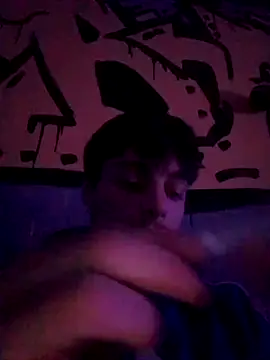 Snapshot of purplecristian chatting on October 6, 2:31 am purplecristian online show from October 6, 2:31 am