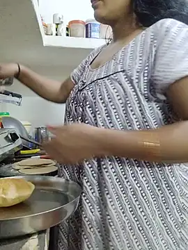 Snapshot of spicysuhana chatting on July 20, 8:06 am spicysuhana online show from July 20, 8:06 am