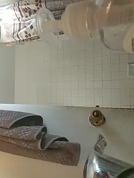 Snapshot of _she_was_a_fairy chatting on October 9, 1:31 pm she was a fairy online show from October 9, 1:31 pm