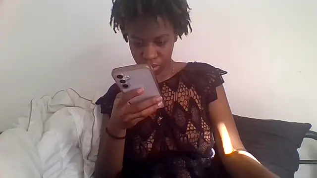 Snapshot of _she_was_a_fairy chatting on December 1, 2:11 pm she was a fairy online show from December 1, 2:11 pm