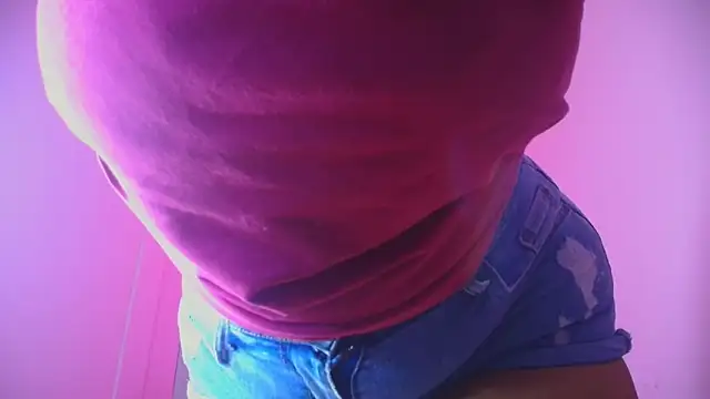 Cristal hott1 online show from October 21, 9:15 pm