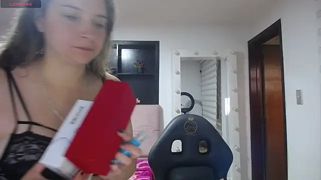 Snapshot of Agatha_bellucci_ chatting on January 9, 1:03 pm Agatha bellucci online show from January 9, 1:03 pm