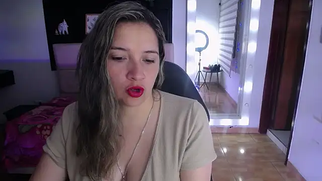 Snapshot of Agatha_bellucci_ chatting on January 14, 1:50 pm Agatha bellucci online show from January 14, 1:50 pm