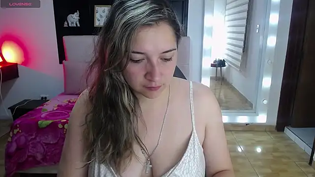 Snapshot of Agatha_bellucci_ chatting on February 13, 1:07 pm Agatha bellucci online show from February 13, 1:07 pm