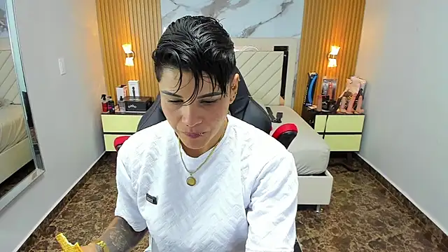 KAROLLJONES1 online show from October 7, 2:53 am