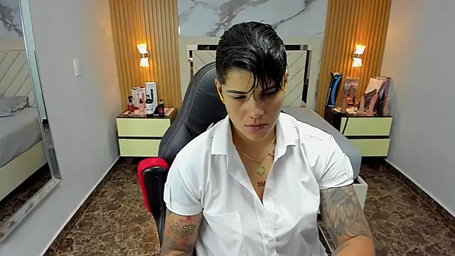 KAROLLJONES1 online show from October 8, 2:42 am