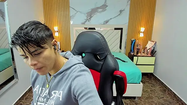 KAROLLJONES1 online show from October 14, 2:34 am