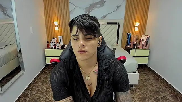 KAROLLJONES1 online show from October 16, 7:37 pm