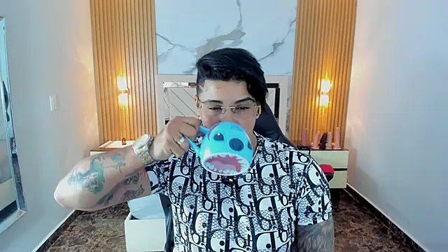 KAROLLJONES1 online show from May 29, 12:25 pm