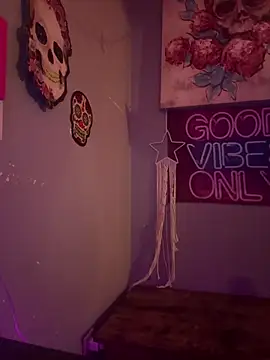 Snapshot of goddessmissmia chatting on March 1, 11:01 am goddessmissmia online show from March 1, 11:01 am