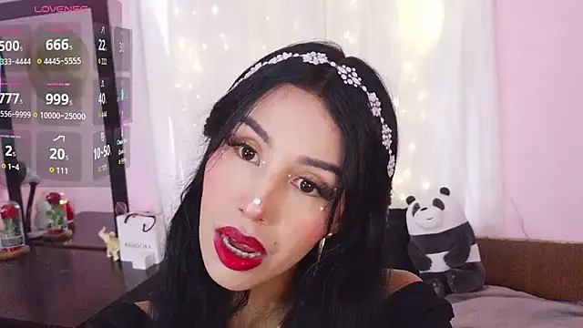 Snapshot of Miss_Charlottet chatting on April 15, 6:59 pm Miss Charlottet online show from April 15, 6:59 pm