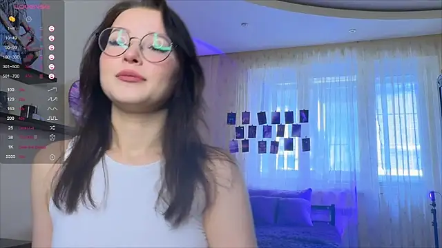 Snapshot of lolly_by chatting on September 22, 8:05 am lolly by online show from September 22, 8:05 am
