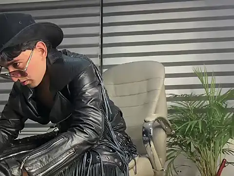 Snapshot of Alexxx_savage chatting on April 1, 2:34 am Alexxx savage online show from April 1, 2:34 am