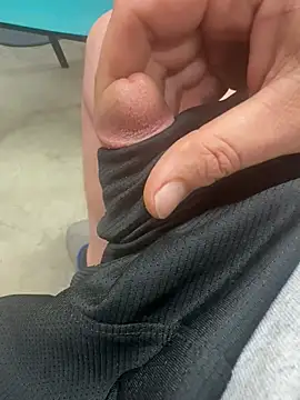 jamesliddick38 online show from April 17, 2:47 am