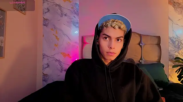 Room 69x online show from March 25, 12:00 pm