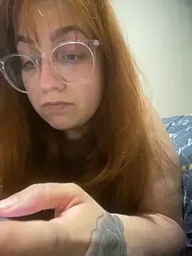 Snapshot of witchkiki chatting on October 6, 4:21 am witchkiki online show from October 6, 4:21 am