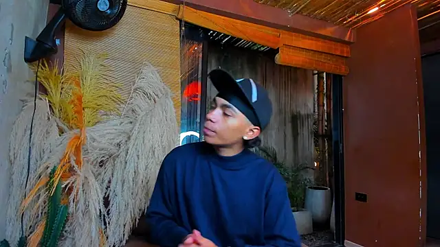 AlanCutee online show from January 17, 11:59 am