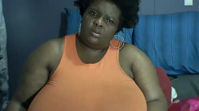Snapshot of Voluptuousbbw1 chatting on September 12, 11:59 pm Voluptuousbbw1 online show from September 12, 11:59 pm