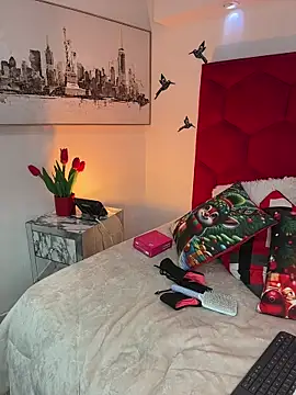 Alaia Snow online show from December 17, 8:37 pm