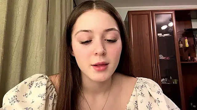 Snapshot of Adel_strongwoman chatting on February 18, 6:37 pm Adel strongwoman online show from February 18, 6:37 pm