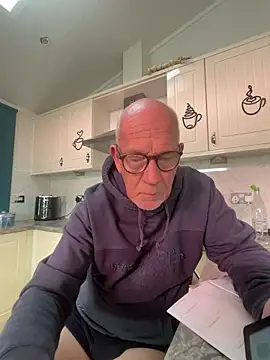 philefc online show from November 12, 12:49 pm