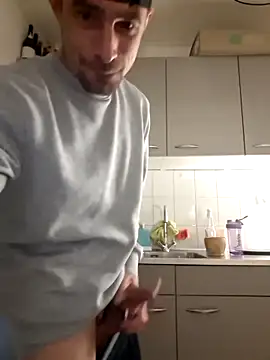 kompiee online show from February 2, 2:54 am